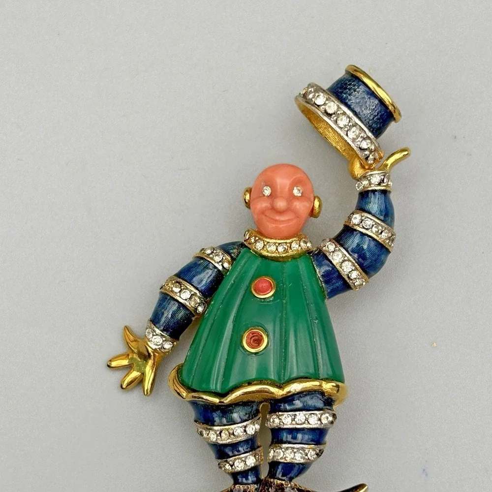Vintage Hattie Carnegie Brooch Pin Clown Coral Jade Enamel READ